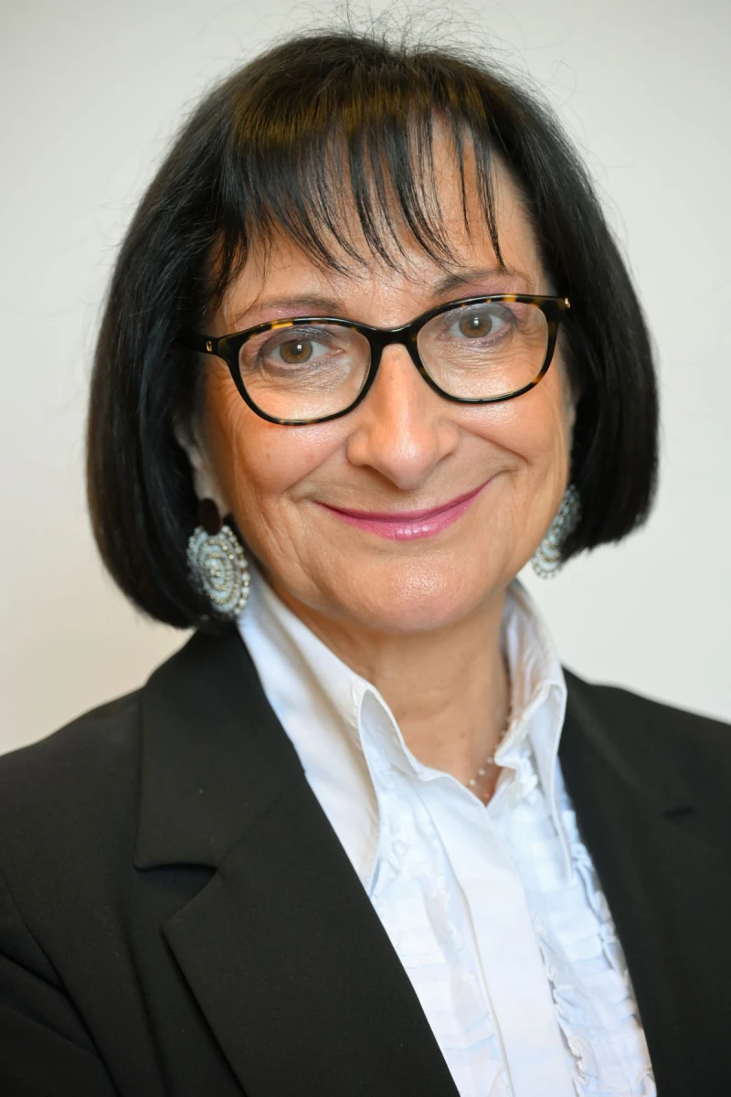 Martine LIZOLA