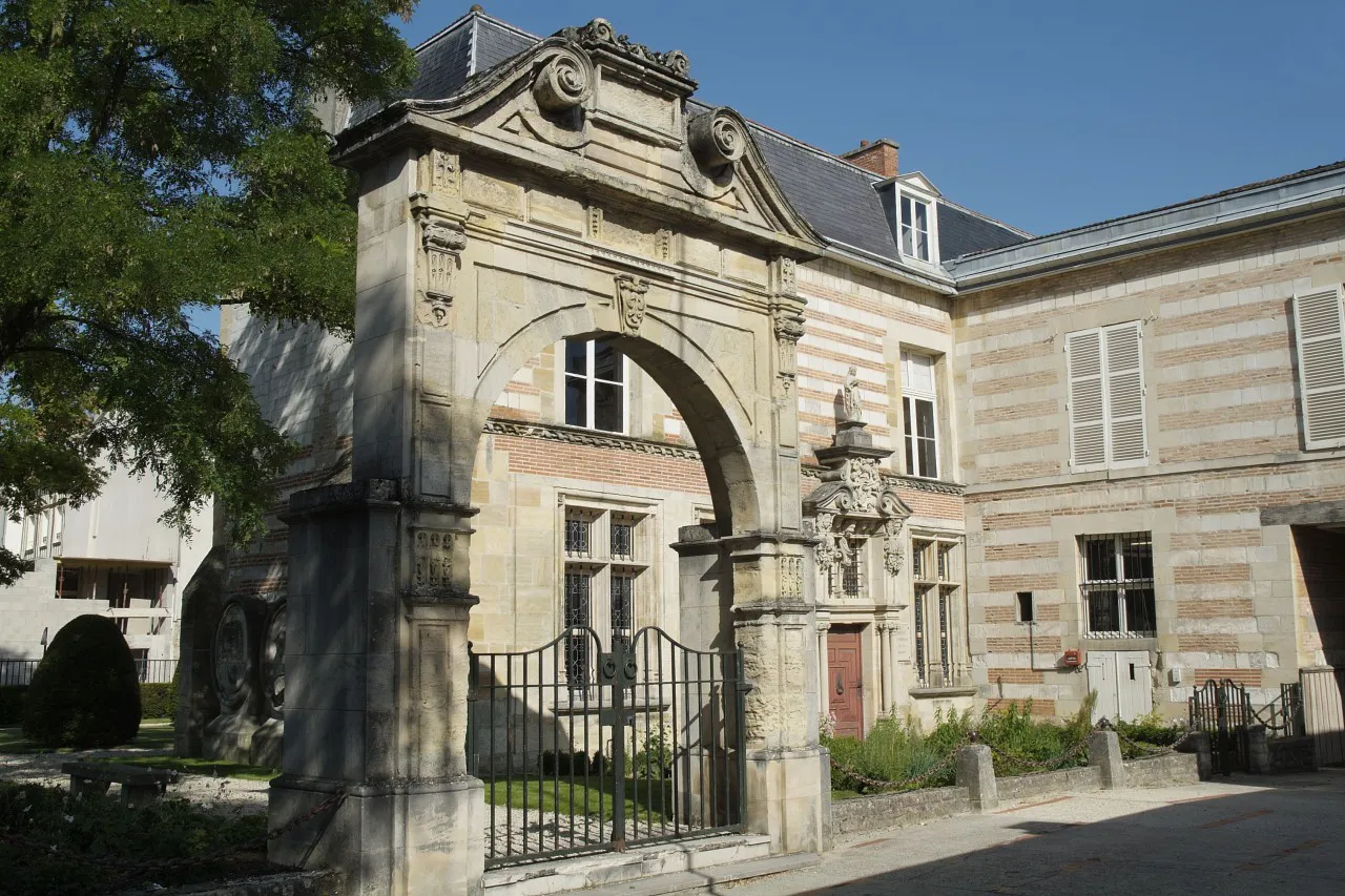MUSÉE MUNICIPAL JULES GARINET